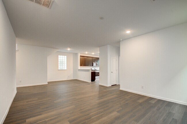 Building Photo - 10123 Clearwick St
