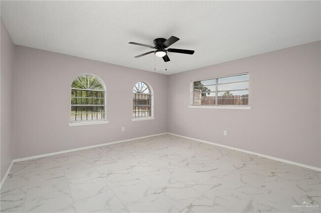 Building Photo - 2409 Camellia Ave