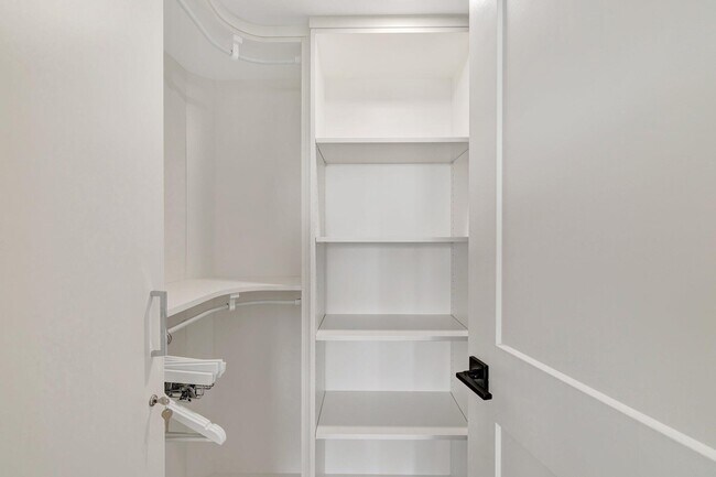 Building Photo - 7420 S Ocean Dr
