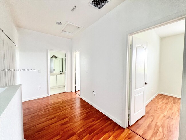 Building Photo - 3910 NE 13th Dr