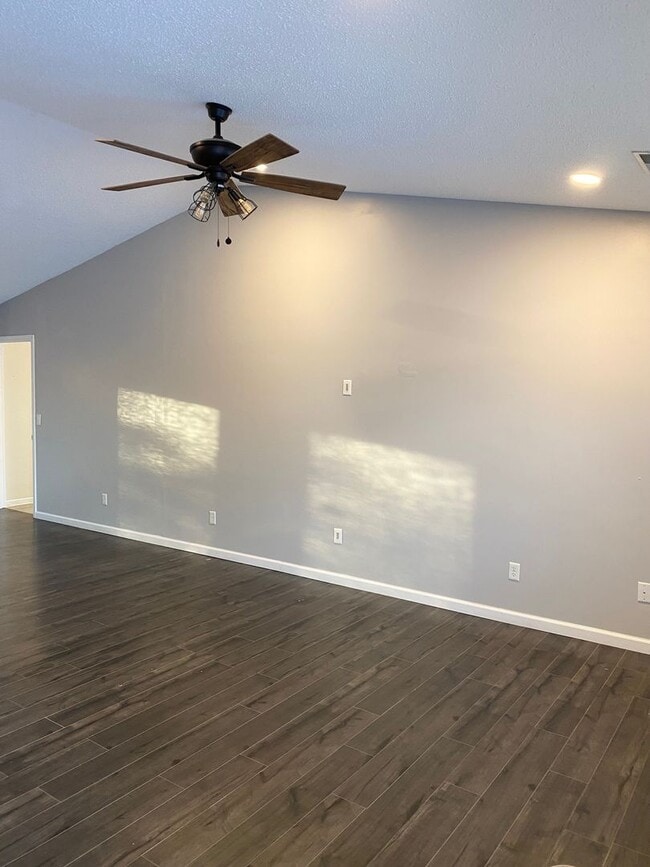 Building Photo - Updated Brick Ranch