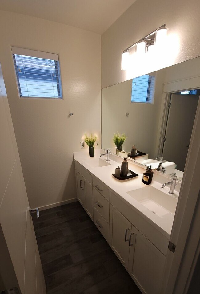 Building Photo - 300 N GILA SPRINGS BLVD #114
