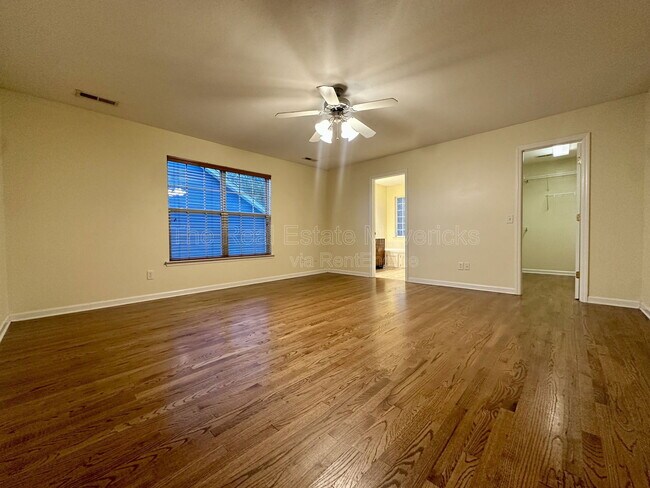 Building Photo - 1720 Hawk Run Ln