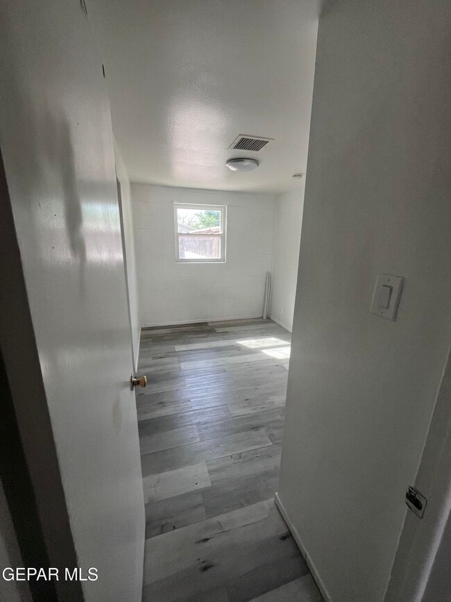 Building Photo - 216 Pacific Dr