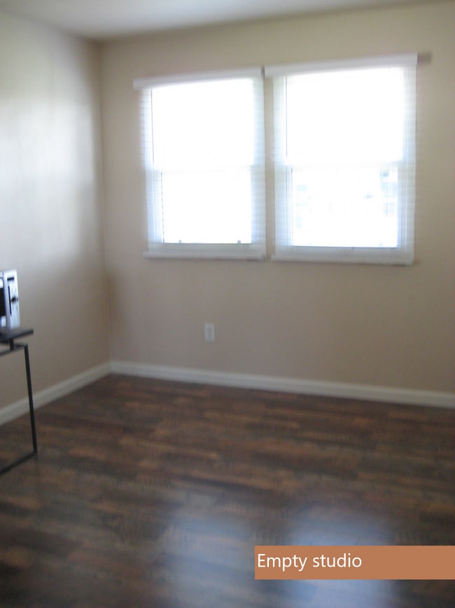 Building Photo - 40 La Cruz Ave