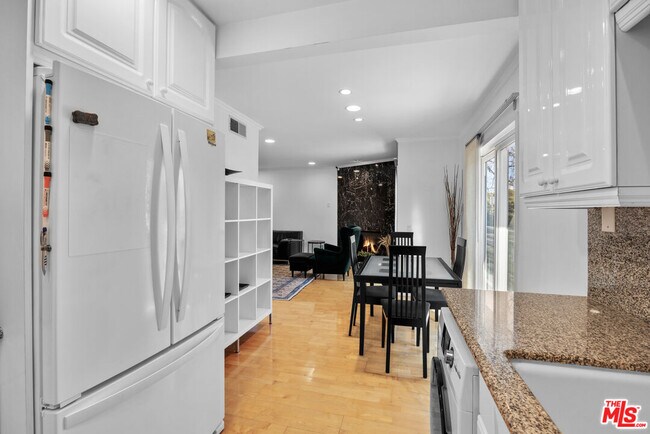 Building Photo - 1515 S Beverly Dr