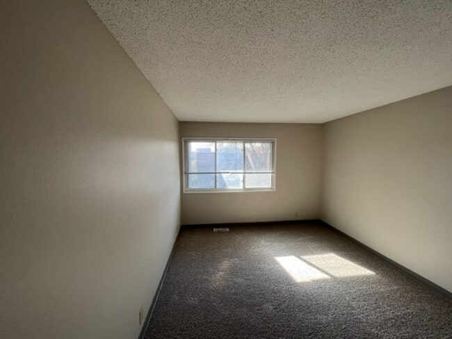 Building Photo - 50% off for your first 4 Months!!!