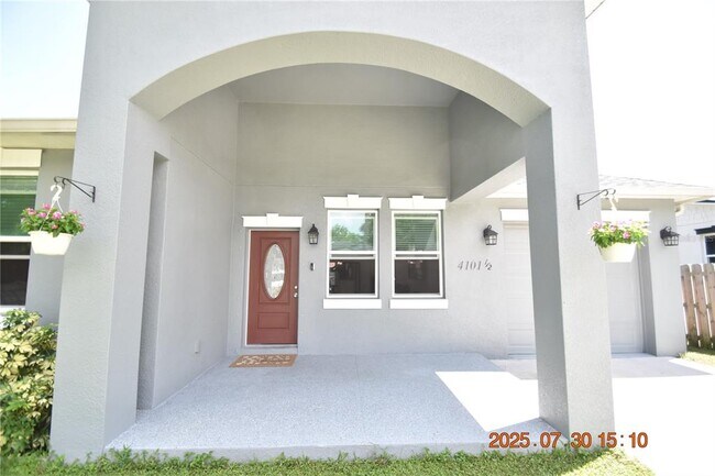 Building Photo - 4101 E Comanche Ave