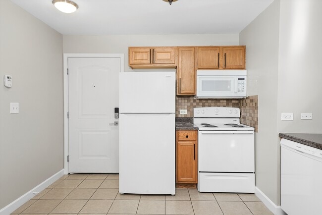 Building Photo - 3423 Ridgeland-202