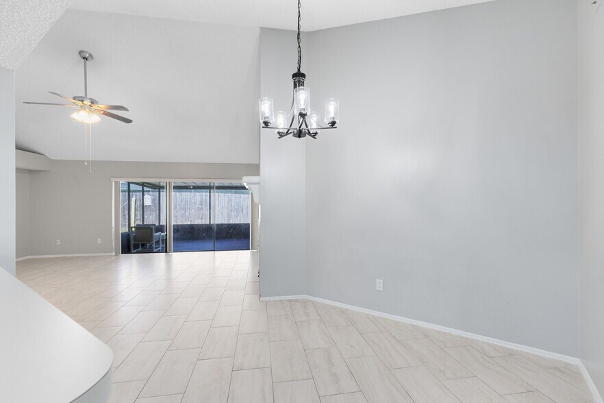 Building Photo - 738 Rosalie Way