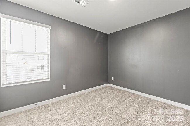 Building Photo - 2131 Belterra Dr