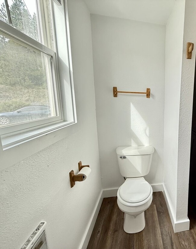 Building Photo - 107 Adams Ave