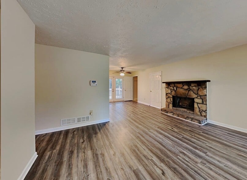 Building Photo - 139 Cedar Ridge Trail