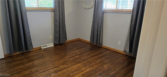 Building Photo - 3691 Higley Rd