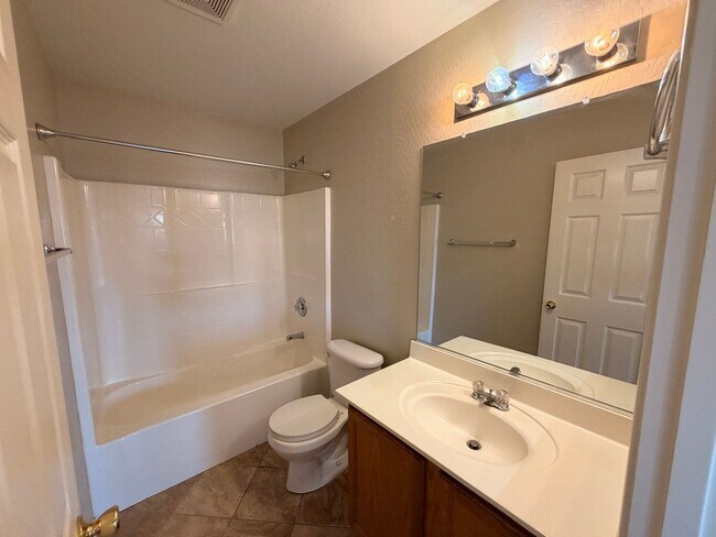 Building Photo - Updated 4x2 Buckeye Home *NO* Carpet & Downstairs Primary Bed!