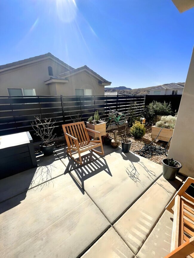 Building Photo - 543 Stewart Crk Cv