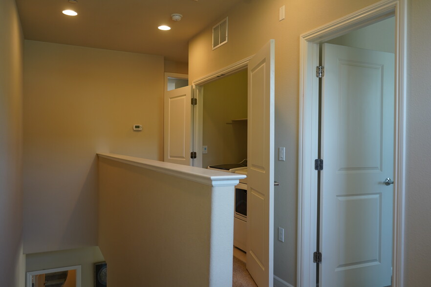 Building Photo - 3019 Ruby Ave