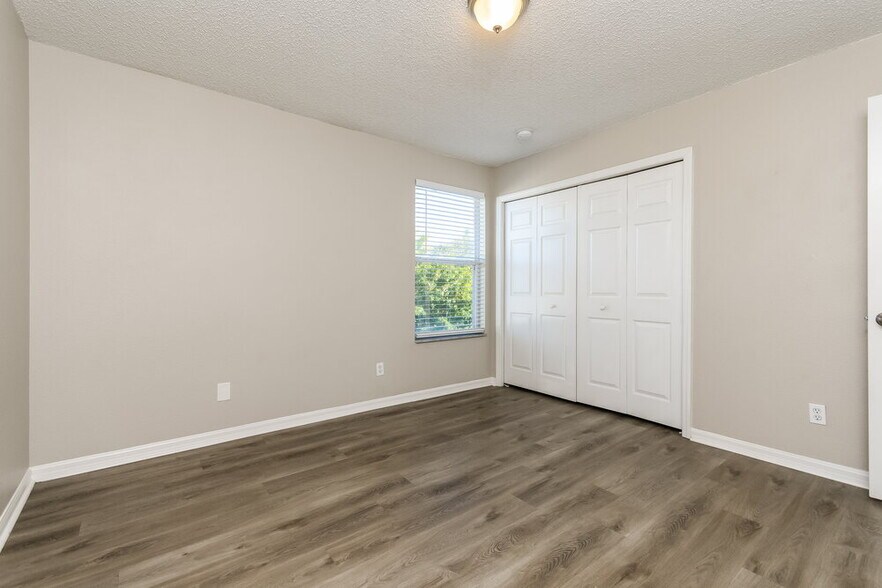 Building Photo - 3278 Amberley Park Cir