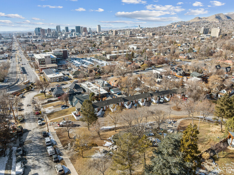 Building Photo - 1044 E 400 S