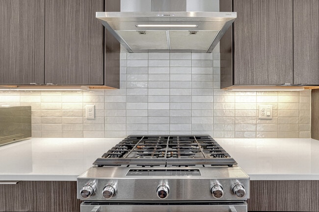 Building Photo - 1231 Newton St