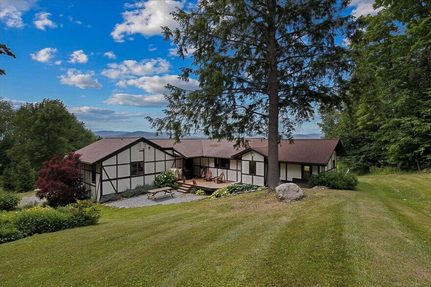 Building Photo - 682 Ski Valley Rd