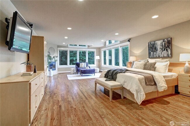 Building Photo - 4bd/2.5ba Kirkland House