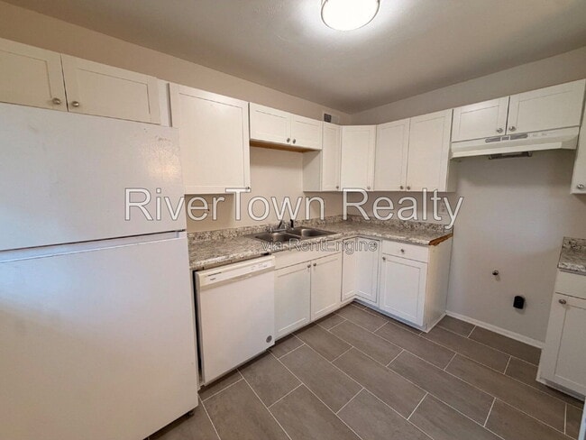 Building Photo - 1327 Busby Ave