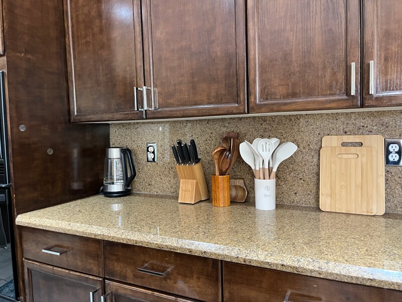 Building Photo - 9499 Castillana Ct