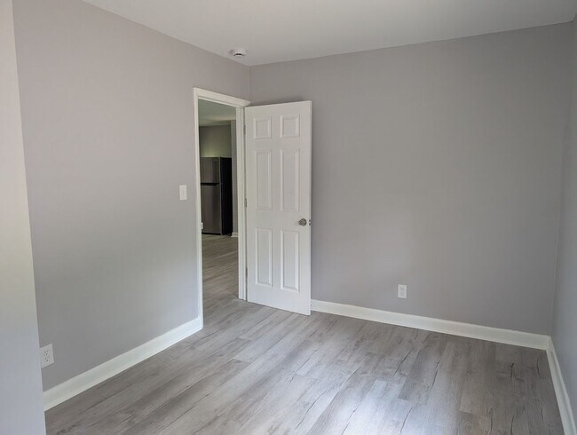 Building Photo - 1 Story Duplex located in the Greenwood Pa...