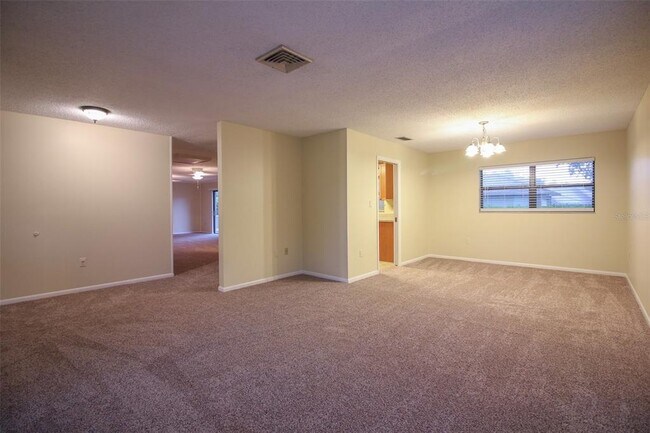 Building Photo - 2014 Charnes Dr