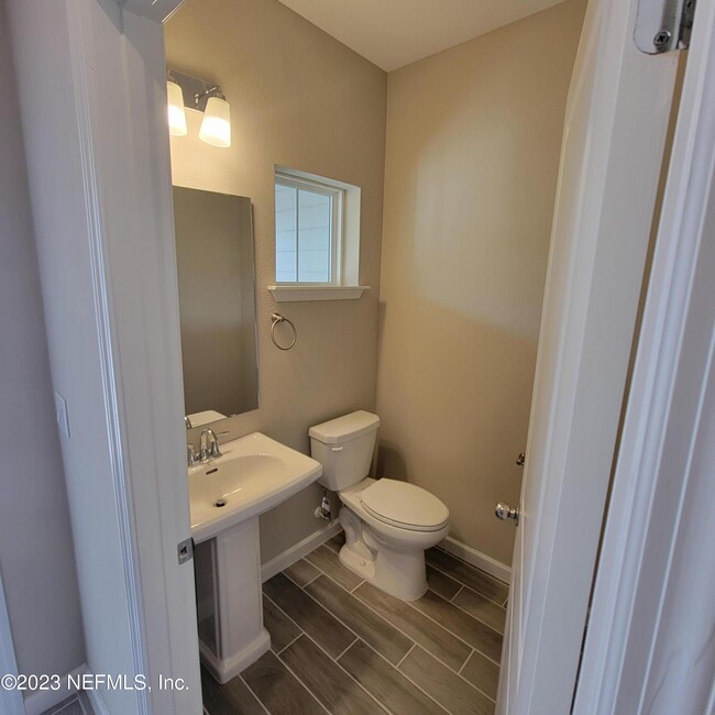 Building Photo - 51 Appleton Ct