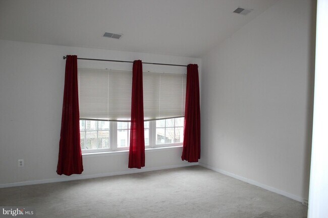 Building Photo - 24651 Kings Canyon Square
