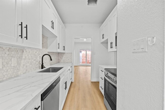 Building Photo - 7921 Knight Rd