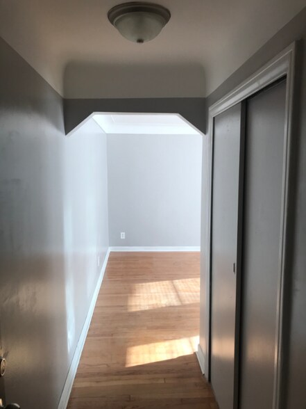 Building Photo - 4811 Cadieux Rd