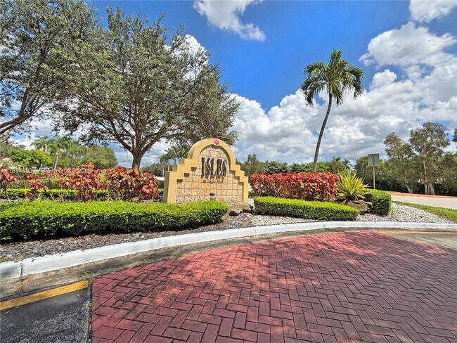 Primary Photo - 643 Vista Isles Dr