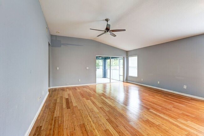Building Photo - Spacious 4-Bedroom Home in Rivercrest, Riv...