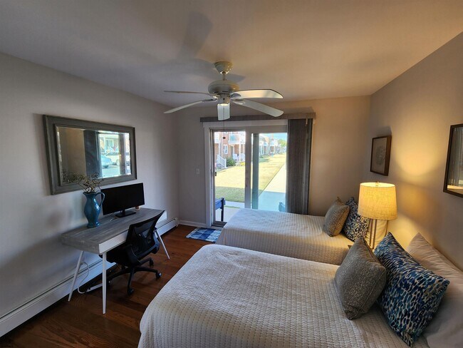 Building Photo - 15 36th St