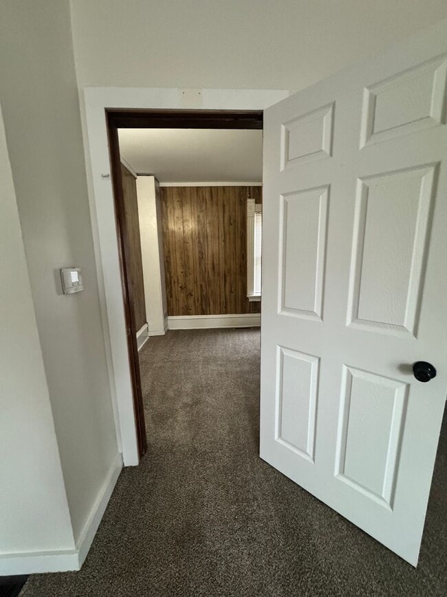 Building Photo - 701 Roosevelt Ave