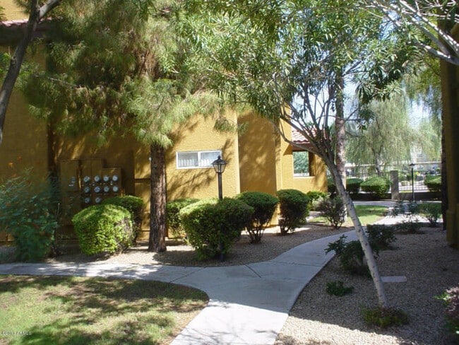 Building Photo - Premium Luxury 2 Bed 2 Bath Condo ++Pool/Spa ++Fitness