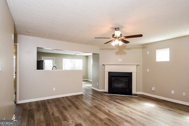 Building Photo - 593 Arrowhead Dr