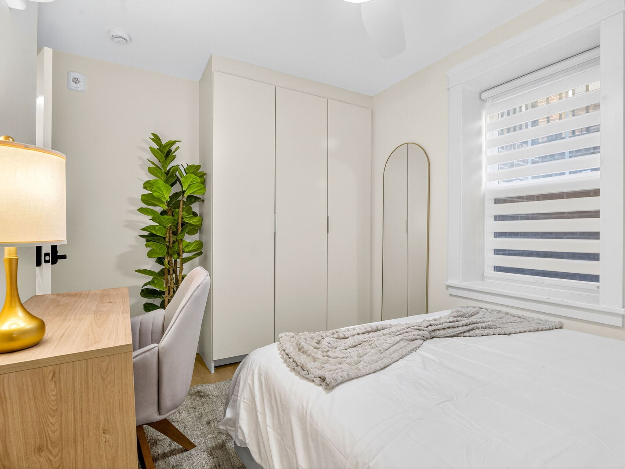 Building Photo - 359 Broadway