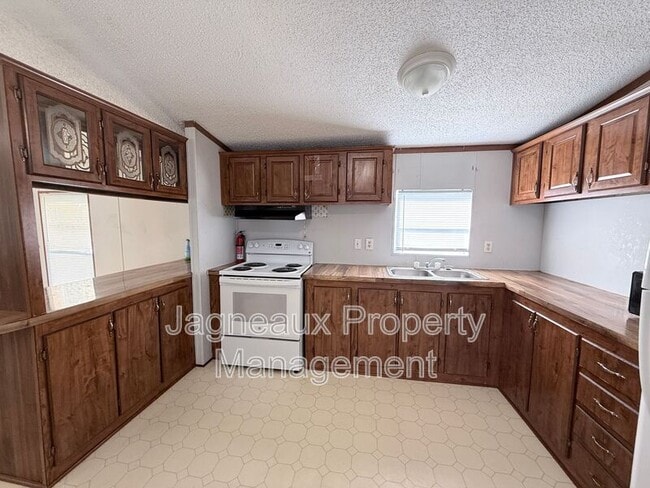 Building Photo - 7775 LA-1133