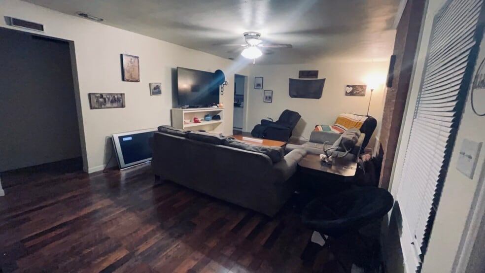 Building Photo - 2929 S 3rd St