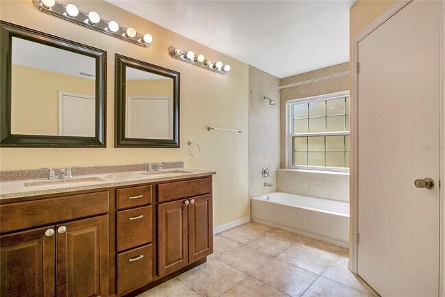 Building Photo - 7625 Telford Ct