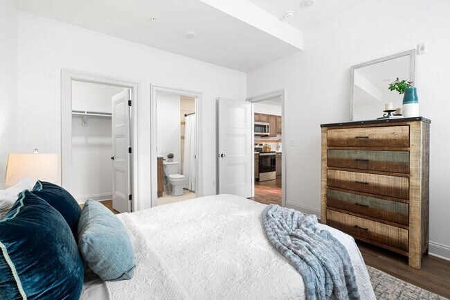 Building Photo - 401 Martin St