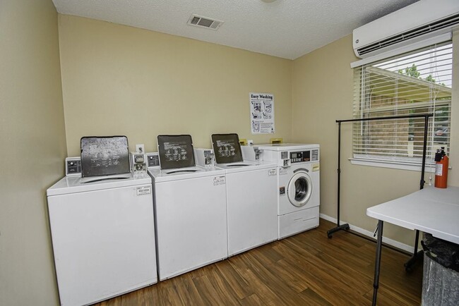 Building Photo - 417 E Main St