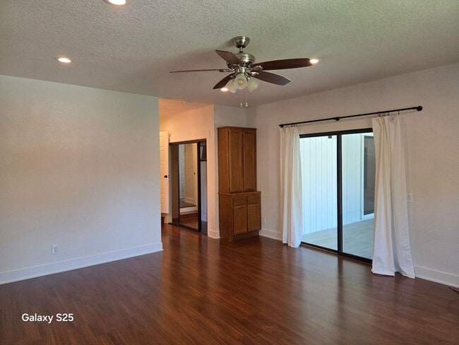 Building Photo - Large Four Bedroom with a Pool in Folsom