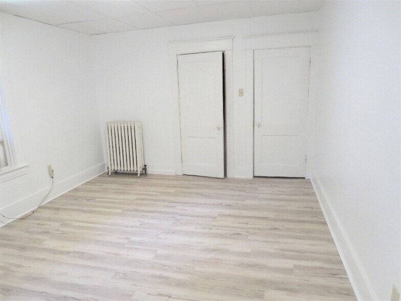 Building Photo - 2421 Beechwood Blvd