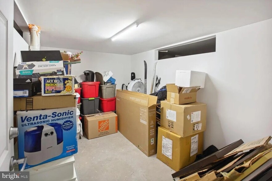 Building Photo - 1230 Fairmont St NW