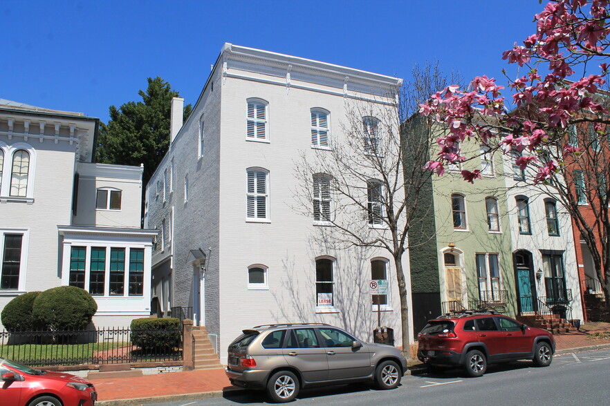 Building Photo - 105 E Church St
